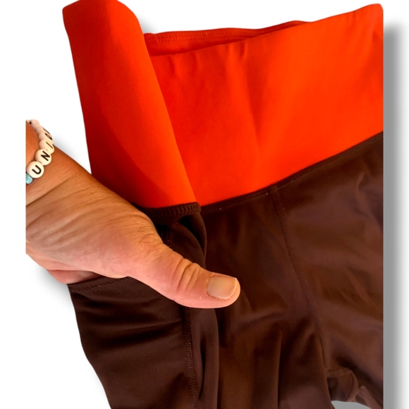 EUC ATHLETA TENACITY 7/8 TIGHT IN POWERLIFT IN ANTIQUE BURGANDY, SIZE MEDIUM - Picture 4 of 16